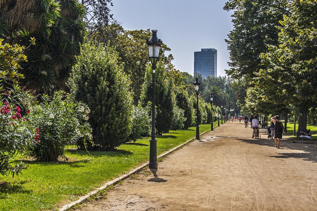 Habitat Apartments Bailen Барселона Екстериор снимка