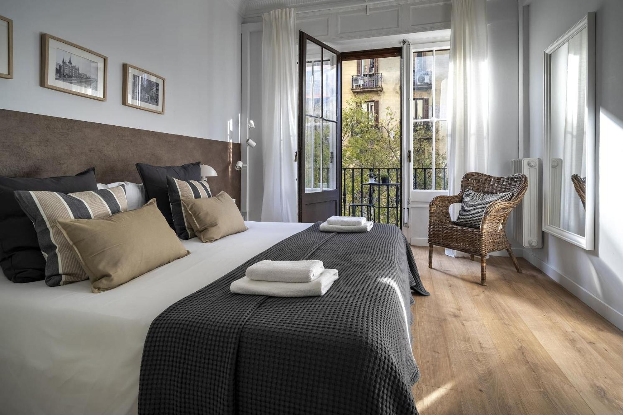 Habitat Apartments Bailen Барселона Екстериор снимка